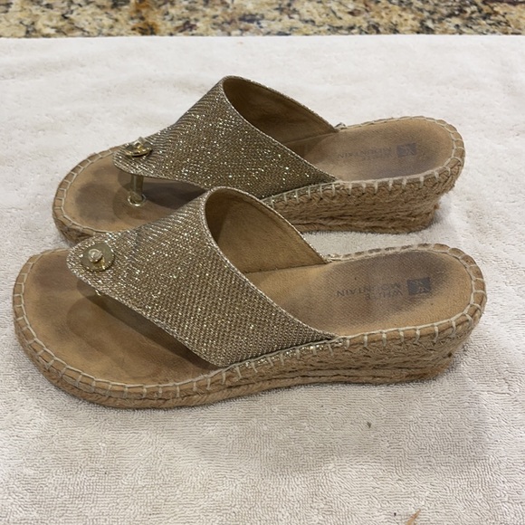 White mountain Beachball gold espadrille wedge!!! - Picture 2 of 4